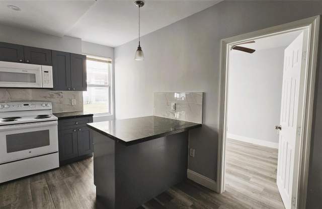 1142 SW 4th Street unit: 3 photos photos 1142 SW 4th Street unit: 3 photos photos