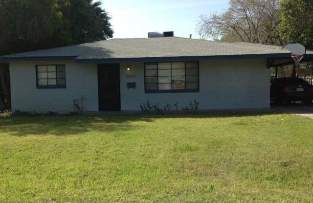 Spacious 3BR Tempe Home with Lush Yard  Irrigation – Available July 1! photos photos