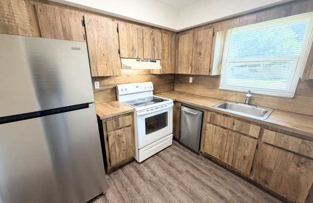6131 SW 42nd Ct - 1 photos photos