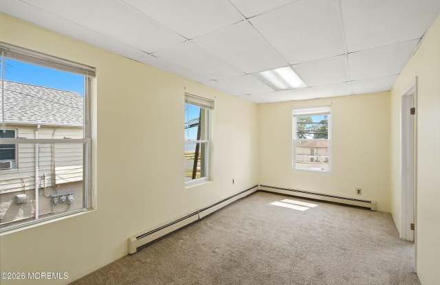 275 Laurence Parkway Gallery 3