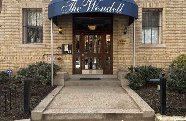 Centrally Located 1BR/1BA Apartment in Adams Morgan – Bright, Modern & Walkable! Gallery 3