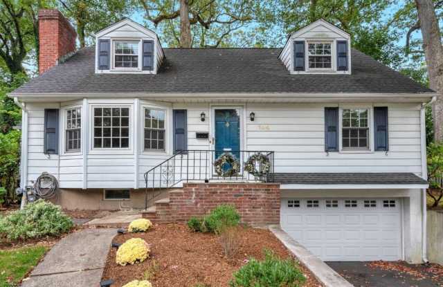 184 W Glen Ave - 184 West Glen Avenue, Ridgewood, NJ 07450