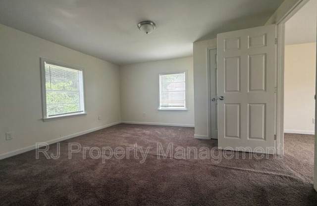 3742 Berry Ln Gallery 3