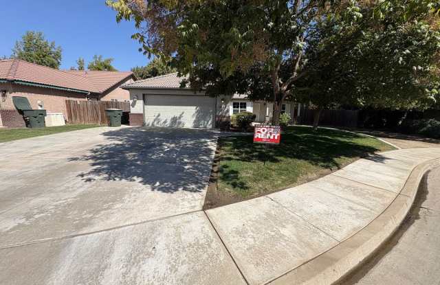 SW Visalia Cul-de-sac Home Near Park Available Now! Gallery 1