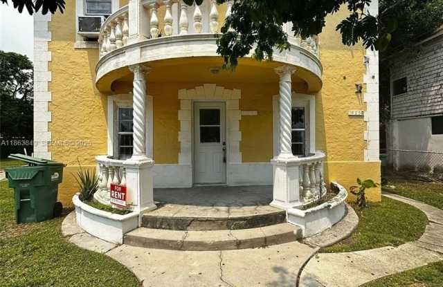 1925 NW 56th St photos photos