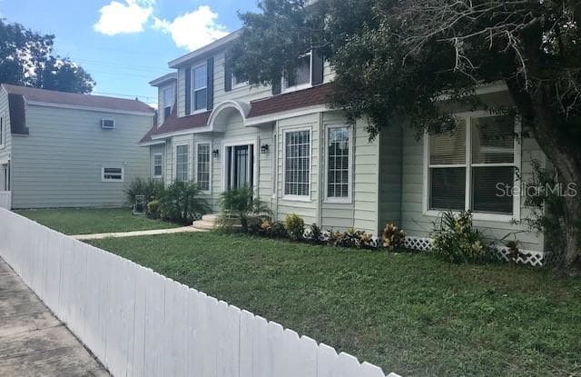 2120 10TH STREET N - 2120 10th St S, St. Petersburg, FL 33705