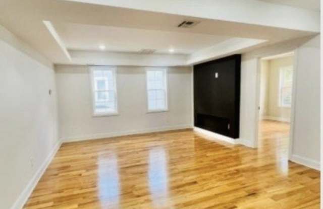 189 Ashland Ave Gallery 4