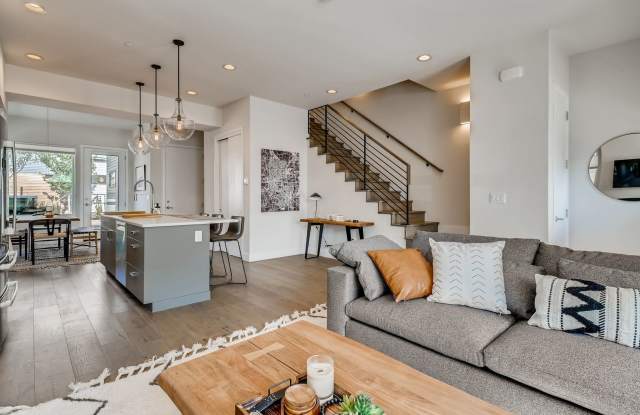 Contemporary Townhome with Rooftop Deck-Flatiron Views - 2791 32nd Street, Boulder, CO 80301
