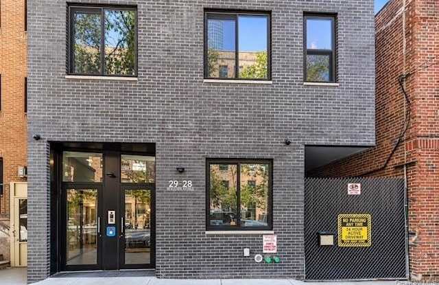 29-28 Newtown Avenue Gallery 1