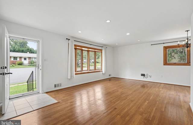604 YEONAS Drive SW Gallery 2