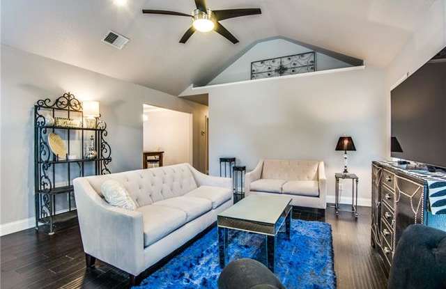 720 Willow Oak Drive Gallery 2