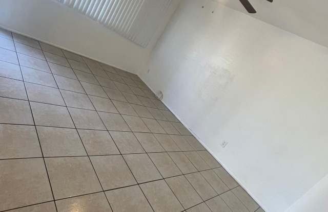 2666 N 43RD Avenue Gallery 4