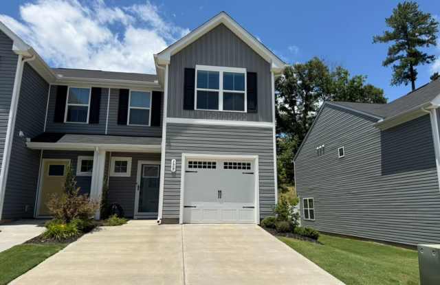 Modern 3-Bedroom Townhome in Arden Woods Gallery 1