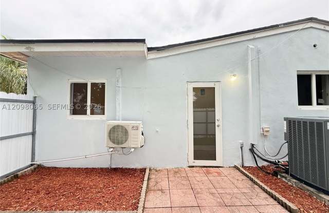 840 N 70th Way Gallery 1