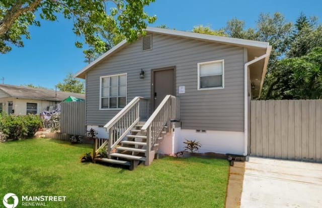 425 South Disston Avenue - 425 South Disston Avenue, Tarpon Springs, FL 34689