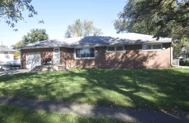 3 bed / 3 bath Home for Rent in Hobart photos photos