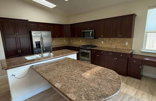 Charming 3-Bedroom 2 Bathroom Home Gallery 4