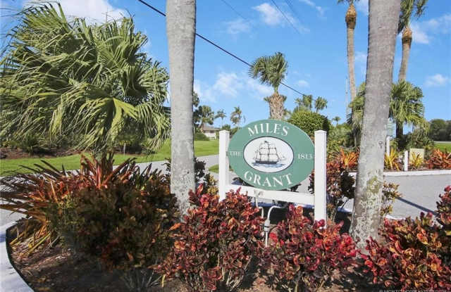 5323 SE Miles Grant Road unit: 206 photos photos