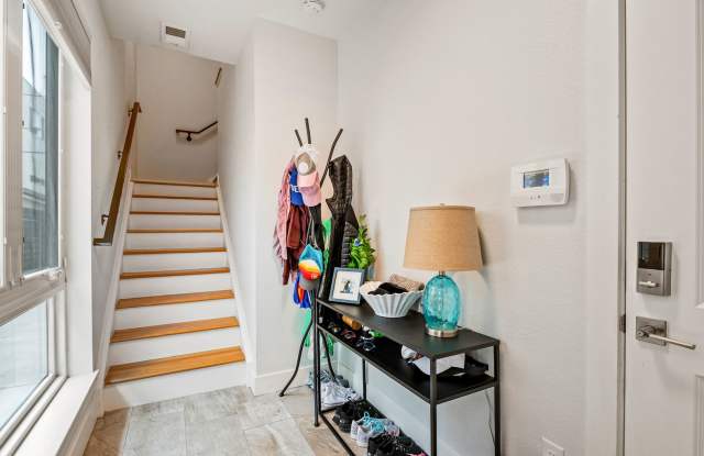 1821 Irving St Apt 104 Gallery 4