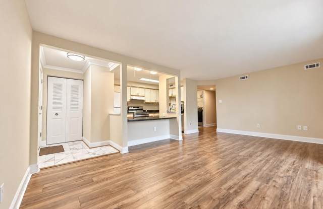 4420 GROOMBRIDGE Way Gallery 3