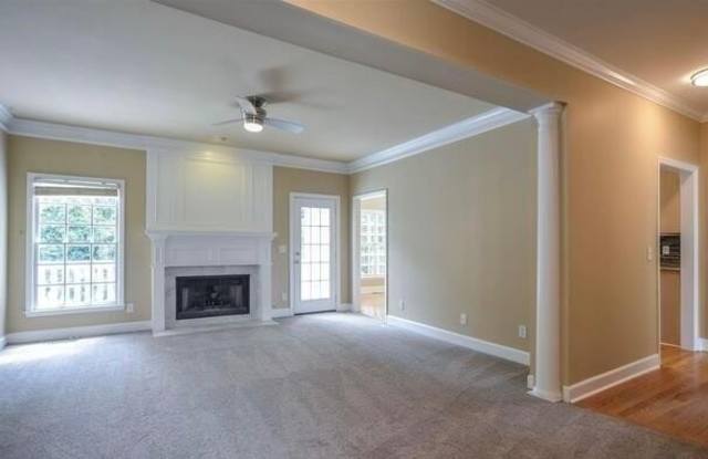 115 White River Court Gallery 3