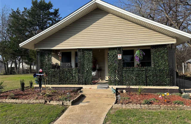 Three Bedroom For Rent $950/Month photos photos
