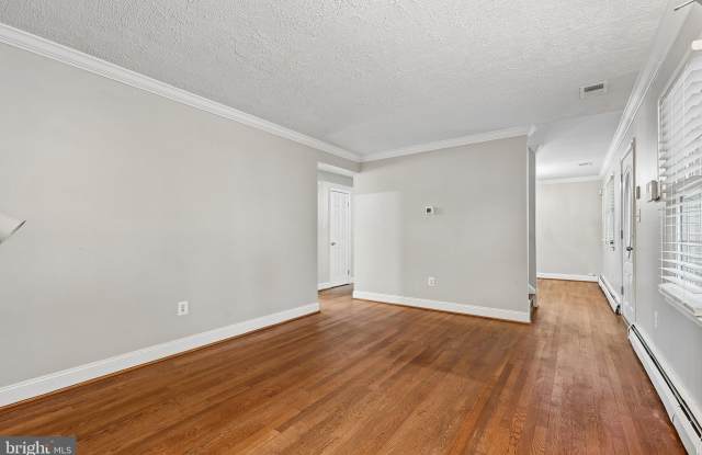 4528 KINGSTON Road Gallery 2