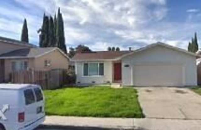 4800 Raymond Dr Gallery 3
