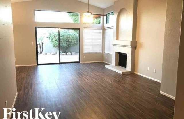 306 East Vaughn Avenue Gallery 2