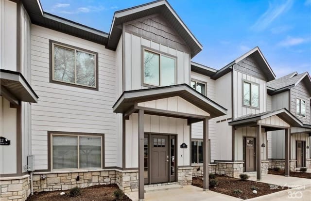 420 NW Retreat Lane - 420 NW Retreat Ln, Bentonville, AR 72712
