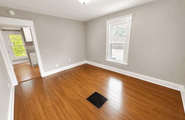 413 E Maple Ave Gallery 3