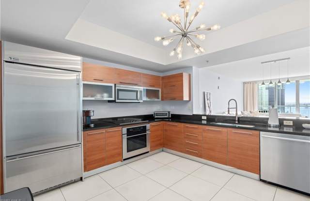 3000 Oasis Grand photos photos