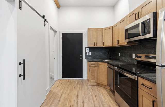 201 Leverington Avenue - 103 photos photos