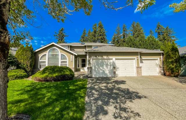 Beautiful 4-bedroom, 2.5-bathroom home located in the desirable Covington, WA Gallery 1