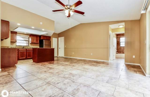 18852 Parade Road Gallery 4