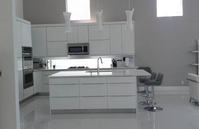 8988 Lakes Boulevard Gallery 4
