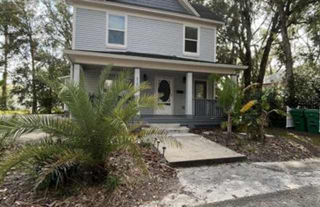 210B Luella Court - 210 Luella Court, DeLand, FL 32720