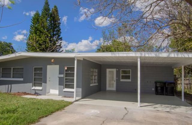 743 Alfred Drive - 743 Alfred Drive, Fairview Shores, FL 32810