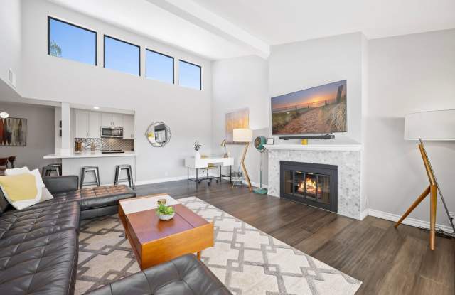 Gorgeous 2 Bed/2 Bath Condo Alongside La Costa Golf Course! - 2607 Pirineos Way, Carlsbad, CA 92009