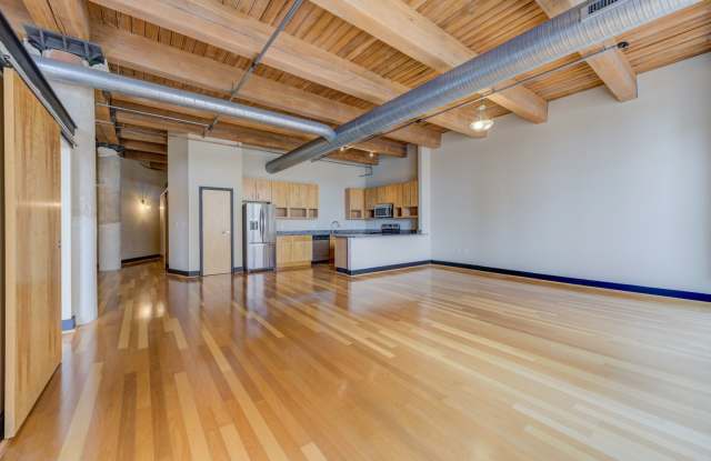 Beautiful Condo in Washington Loft District Gallery 4