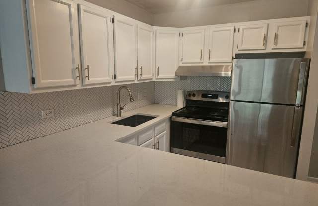 5800 Oakwood Drive Gallery 4