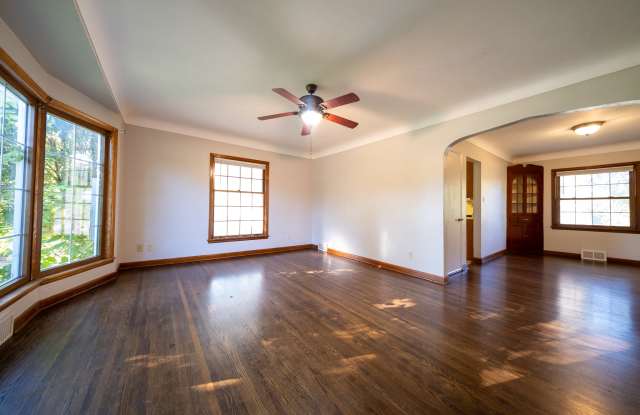 1821 Lexington Ave. N. Gallery 2