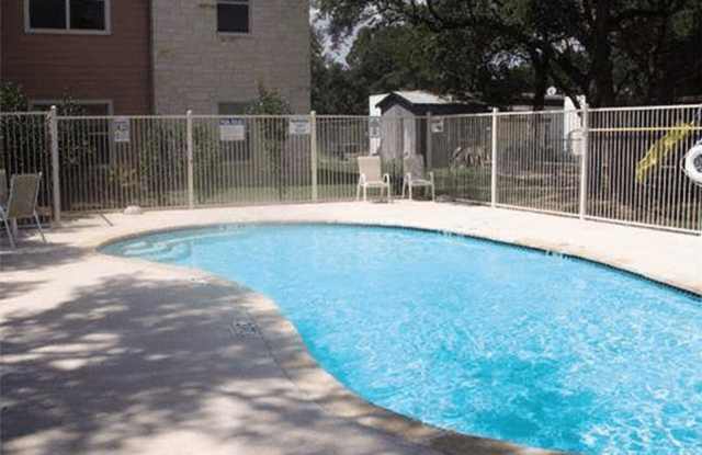 Oaks of Bandera - Affordable Housing Gallery 4