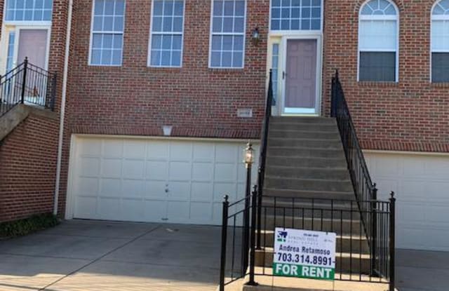 21122 ANGELA SQUARE - 21122 Angela Square, Dulles Town Center, VA 20166