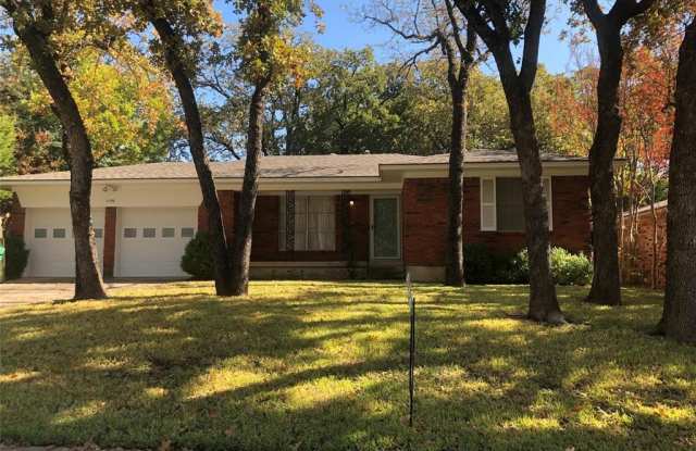 2106 Navajo Street - 2106 Navajo Street, Denton, TX 76209