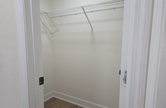 2911 Thomas Street Gallery 1
