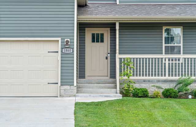 Pet Friendly Three Bedroom in Autumn Creek! Gallery 4