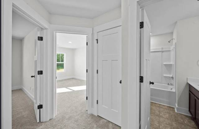 1085 Millison Place Gallery 1