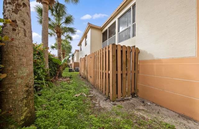 Wonderfully located 3 bedroom, 2 bathroom first floor condo available! - 15417 Bellamar Circle, Iona, FL 33908