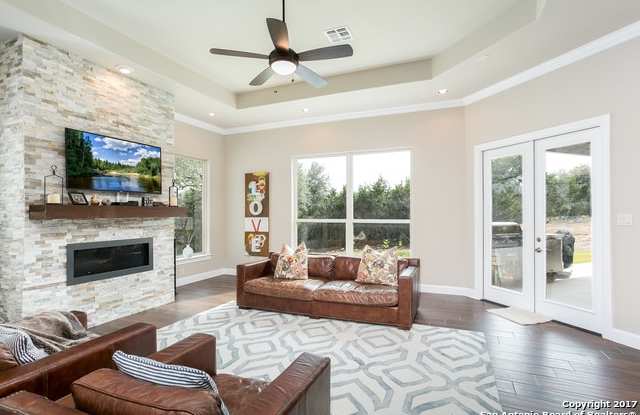638 Menger Springs Gallery 4